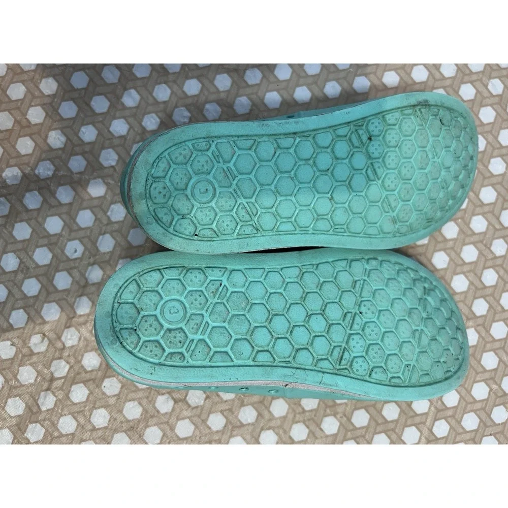 Kid/Youth size 3 Teal EVA Slip On Apparel Water Shoes Cat & Jack